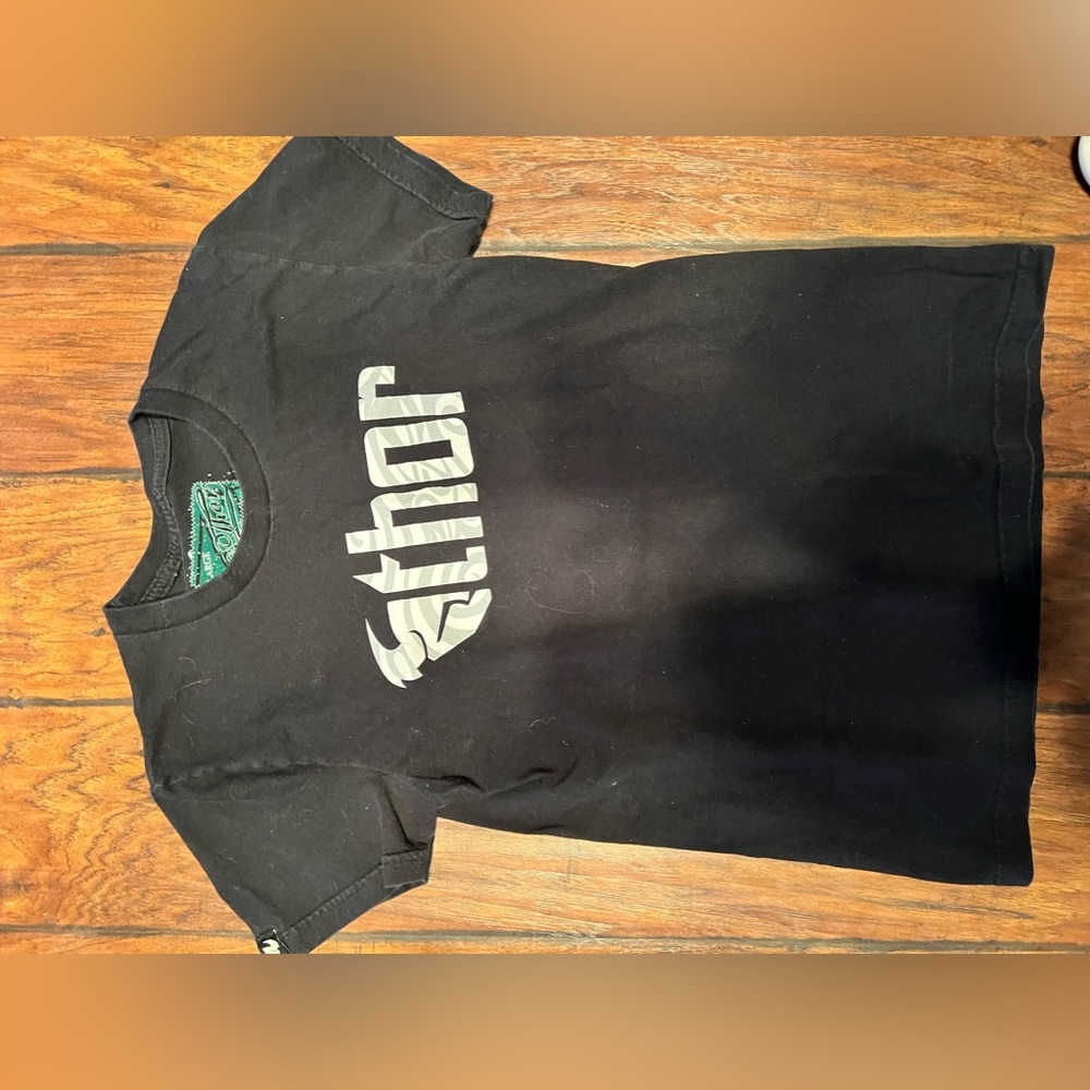 🛍️ 5/$25 Women’s Large Thor Tshirt